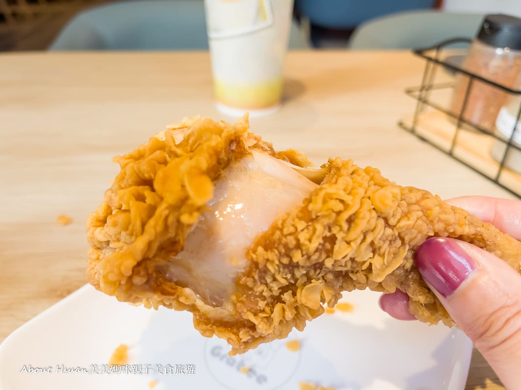 中壢車站美食 谷樂比炸雞 充滿異國風情的菲律賓口味炸雞 還可以搭配白飯、肉醬麵的炸雞套餐