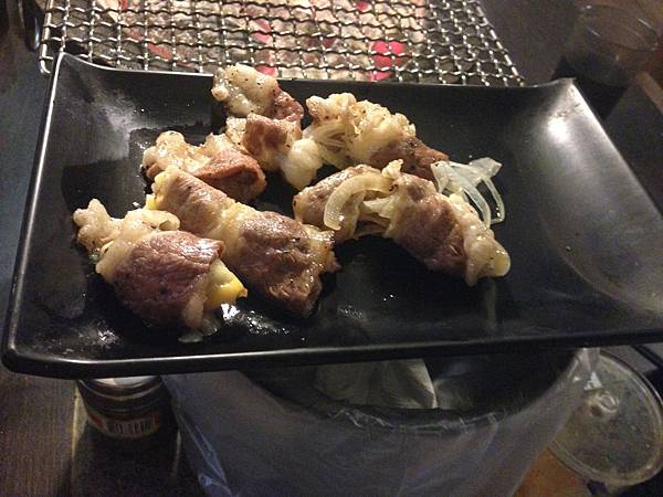 好吃的燒肉-潮肉炭火燒肉 @About Hsuan美美媽咪親子美食旅遊