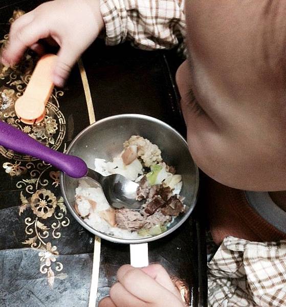 好用的寶寶餐具組-日本EDISON湯匙叉 @About Hsuan美美媽咪親子美食旅遊