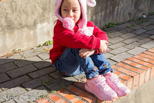 FILA兒童輕量慢跑鞋-好動的孩子都該有一雙 @About Hsuan美美媽咪親子美食旅遊