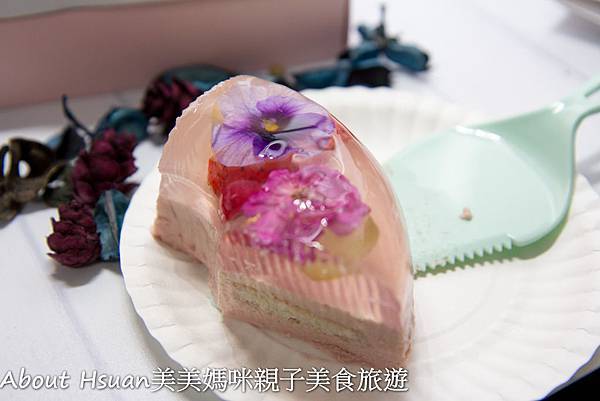 卡瓦蛋糕。真花辦的藝術品蛋糕 @About Hsuan美美媽咪親子美食旅遊