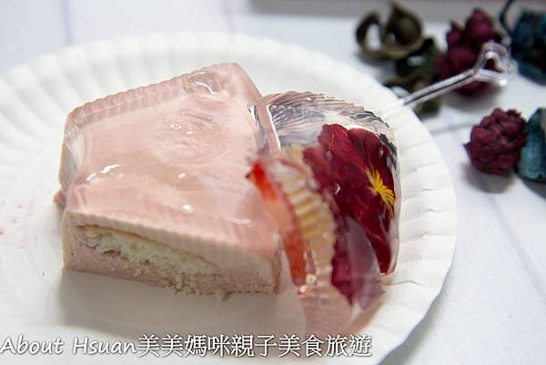 卡瓦蛋糕。真花辦的藝術品蛋糕 @About Hsuan美美媽咪親子美食旅遊