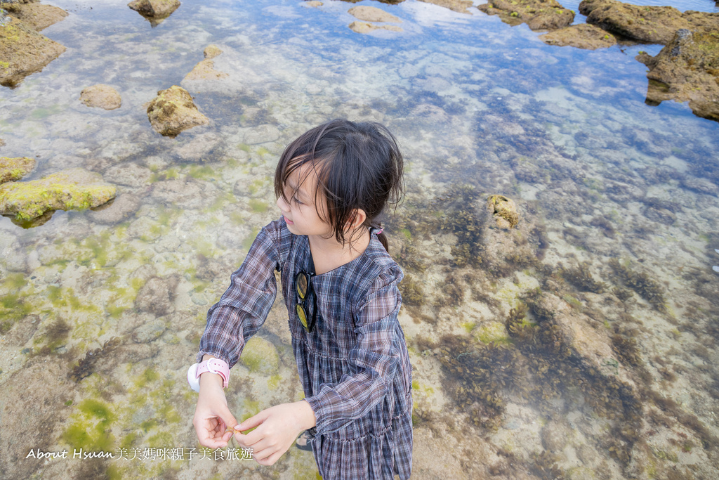 墾丁親子景點 後壁湖潮間帶生態區 處處都是海星 好多豐富的海洋生態 是很好的親子共遊景點 但是記得不能破壞環境與生態唷 @About Hsuan美美媽咪親子美食旅遊
